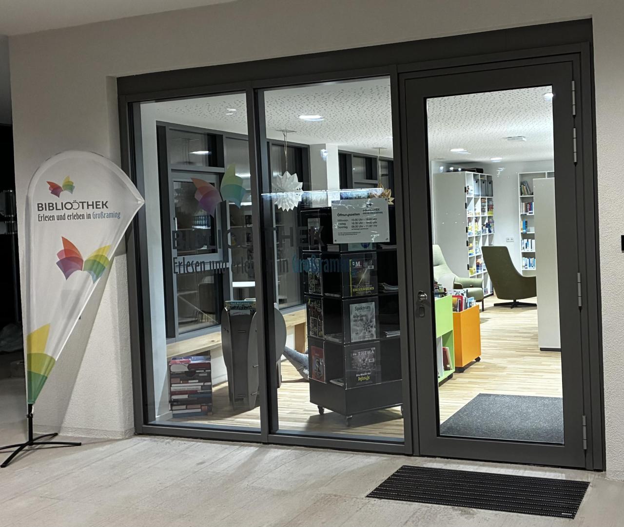 unsere Bibliothek von außen